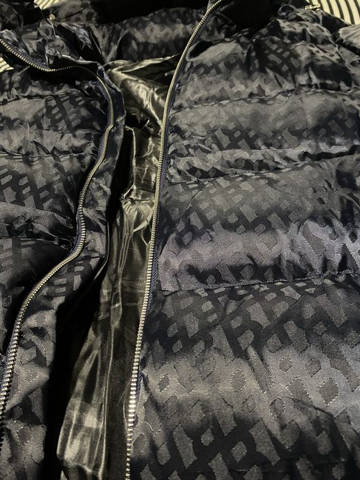 Geaca Hugo Boss perfecta pentru iarna