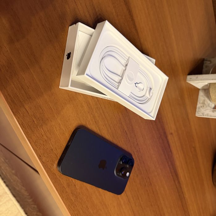 iPhone 16 Pro 256 GB impecabil cu garantie pana in octombrie 2026