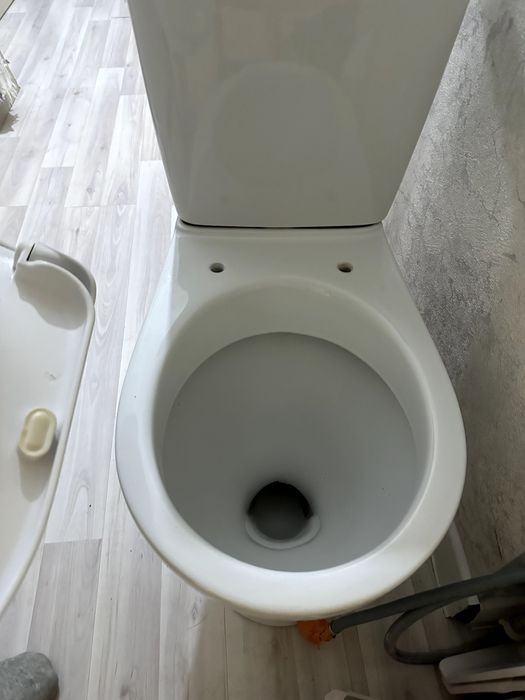 продам ванну и унитаз