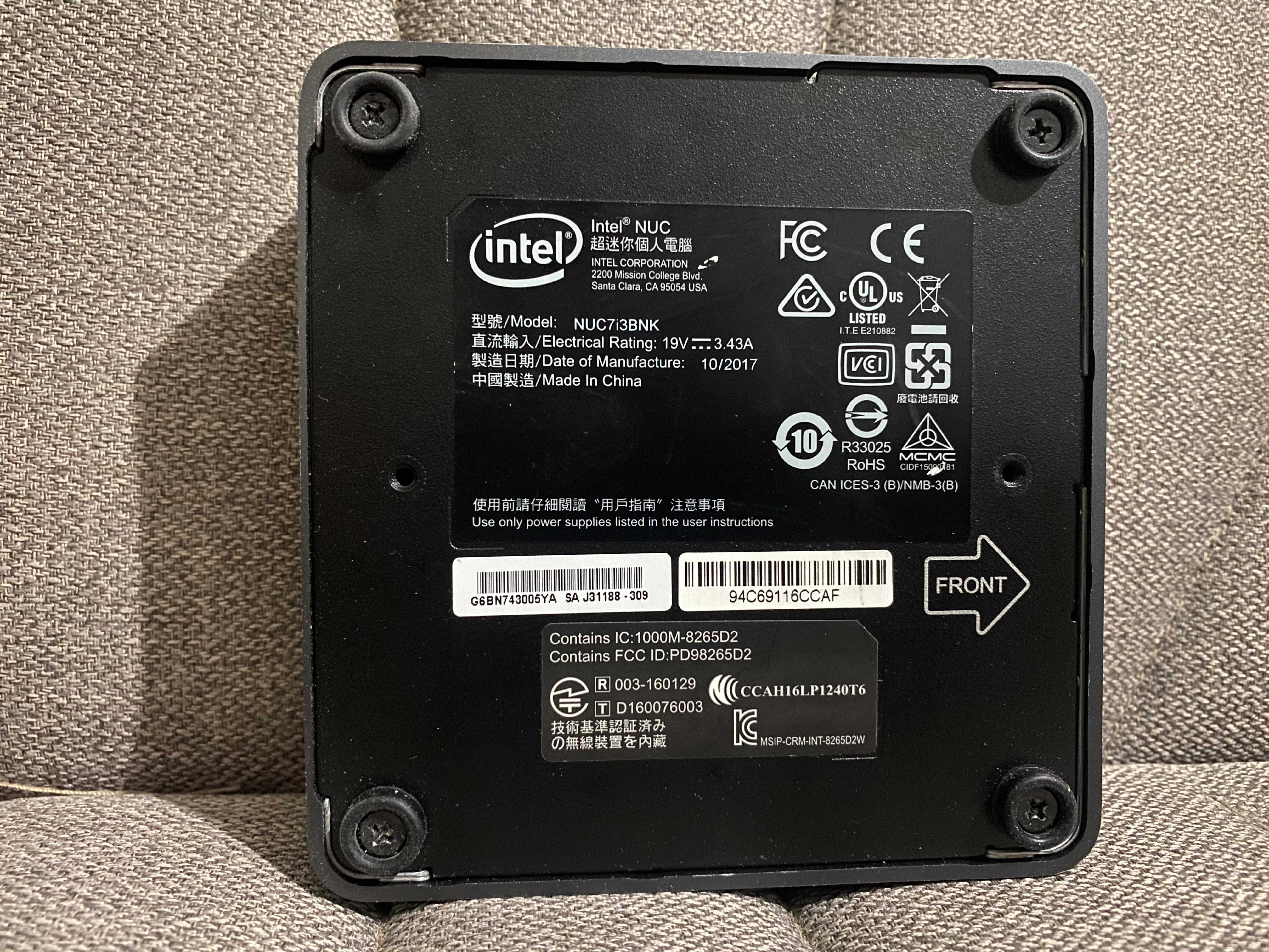 Pachet Intel NUC si statie andocare Dell