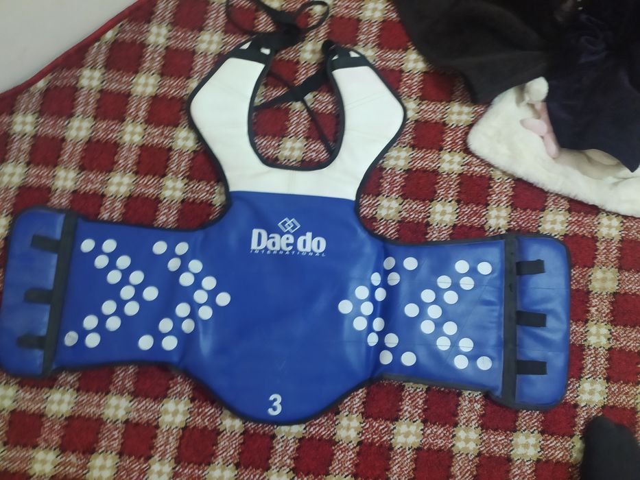 СРОЧНО продам протектор  Таэквондо