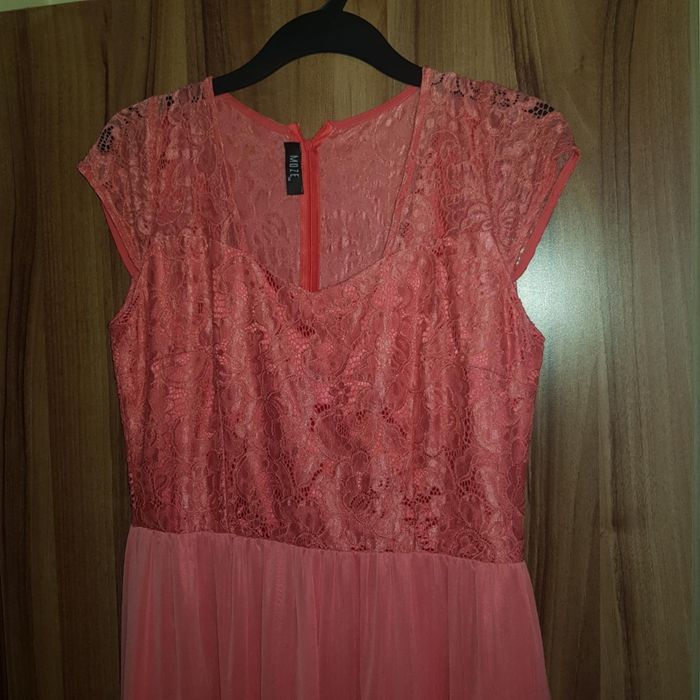 Rochii de seara coral