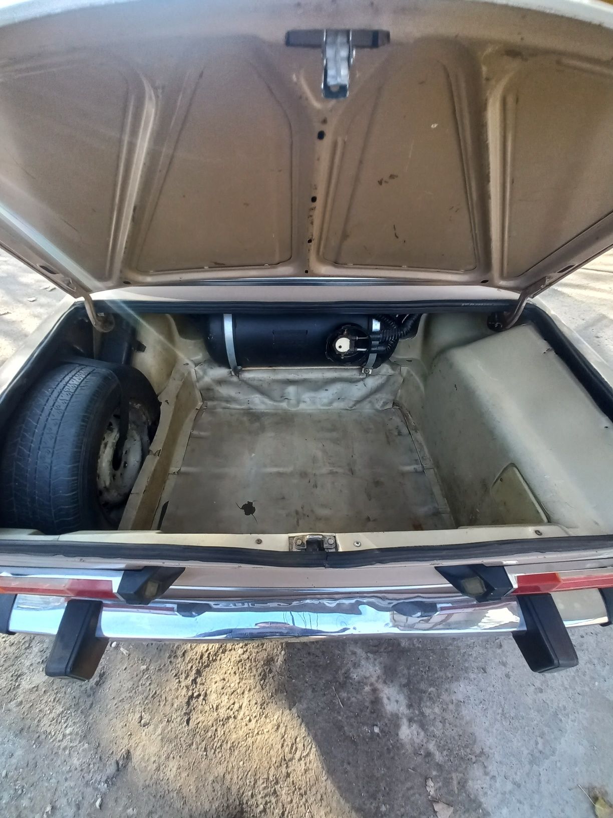 Vaz 2106 sotiladi Xolati zur churigan joyi yoq