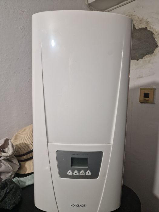 Проточен бойлер  CLAGE DEX 12