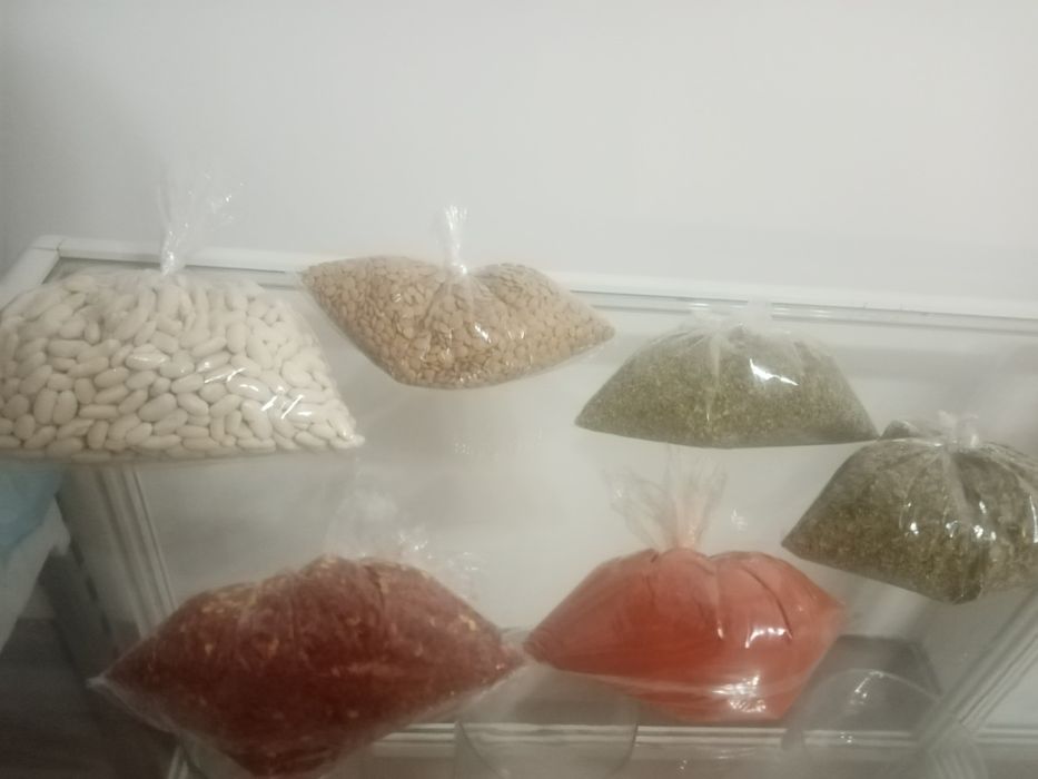 Продавам домашни подправки