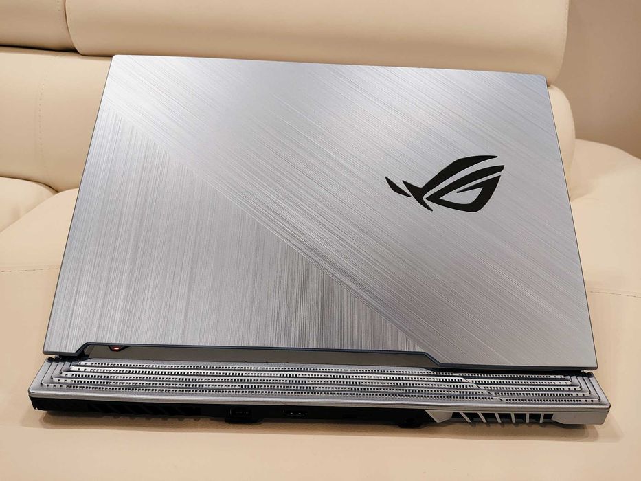 Laptop gaming Asus Strix nou, intel core i7 ,NVIDIA GeForce, ram 16 gb