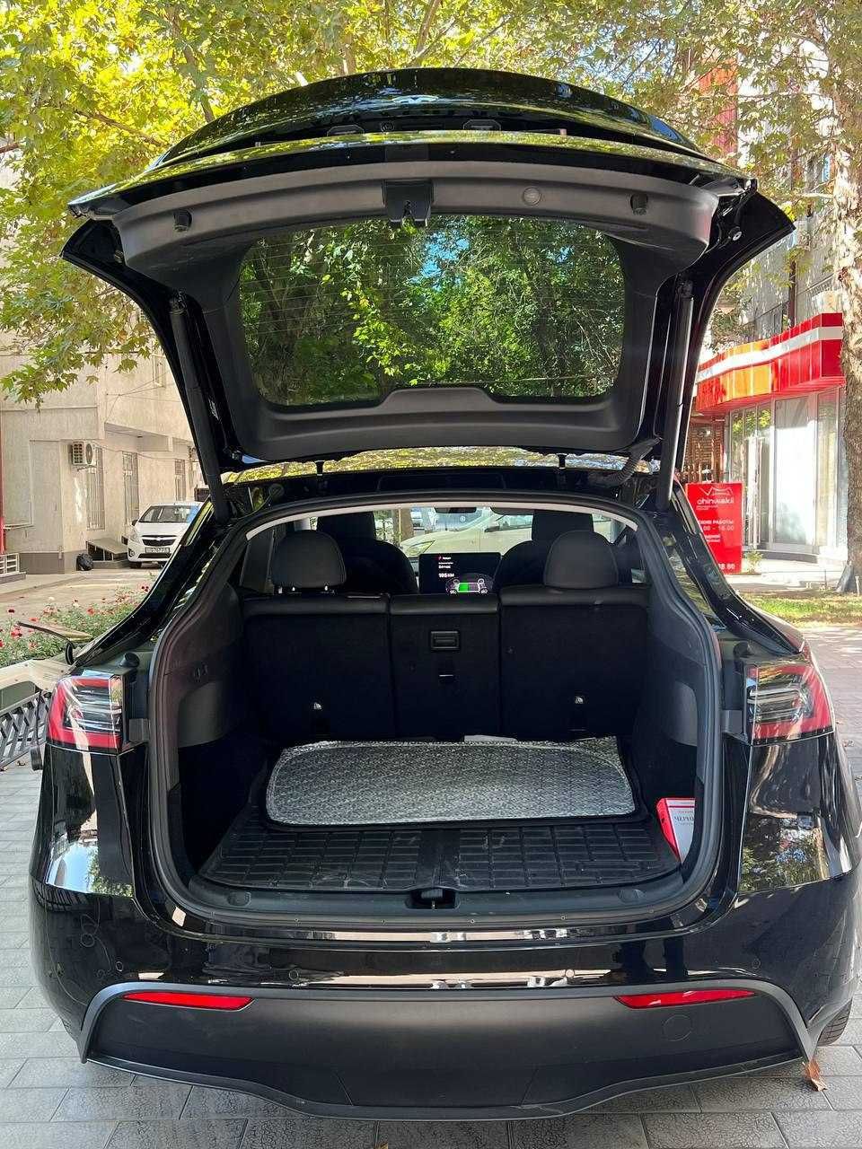 Tesla Model Y 2023 года