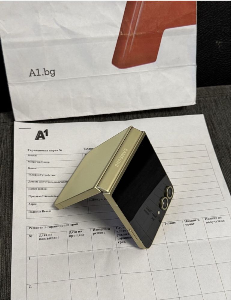 ***КАТО НОВ 256GB Samsung Z Flip 6 Гаранция A1 2026 г. Yellow