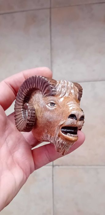 Лула за пушене "Овен". Дърворезба от Генадий Никитин.