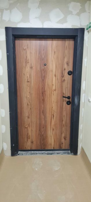 Блиндирана врата