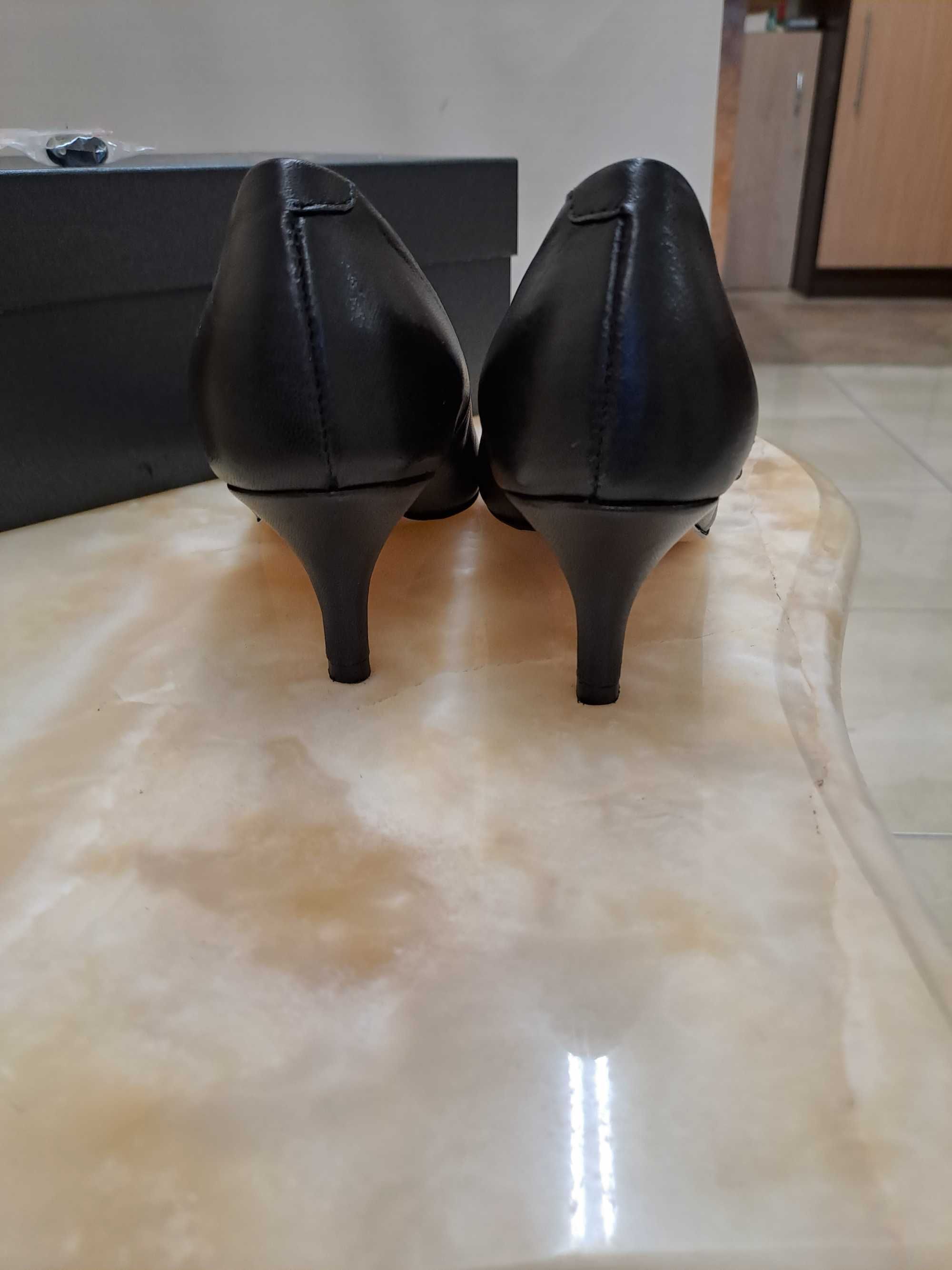 Дамски обувки SoloFemme