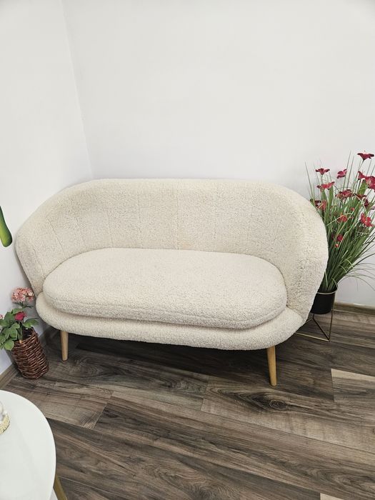 Canapea GISTRUP 2 locuri alb-murdar plușat