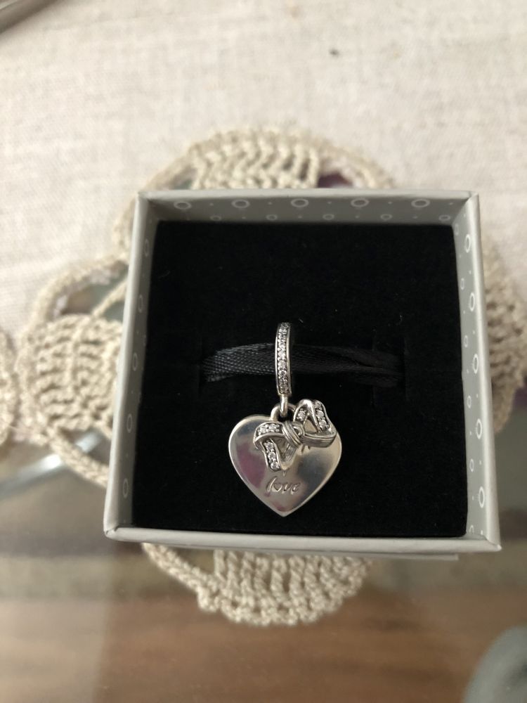Оригинален сребърен талисман Pandora The Gift of love
