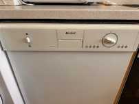 Съдомиялна Индезит 3000W