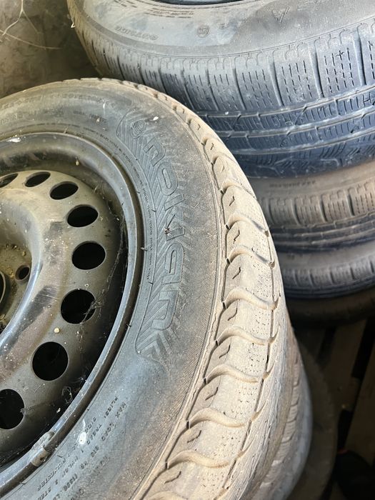 Set jante cu anvelope 195/65/15 iarna