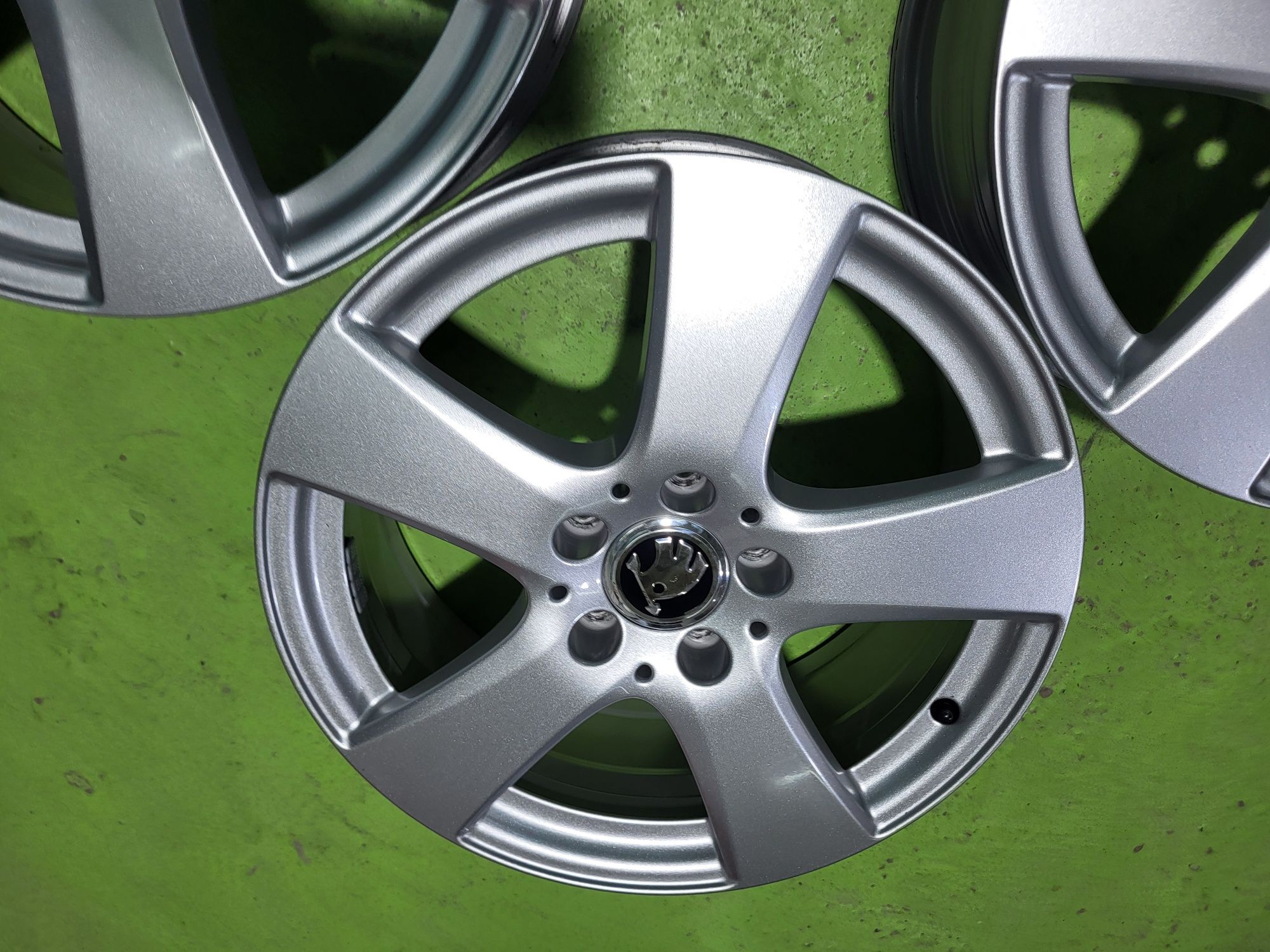 17 5x112 Skoda лети джанти 5х112 шкода