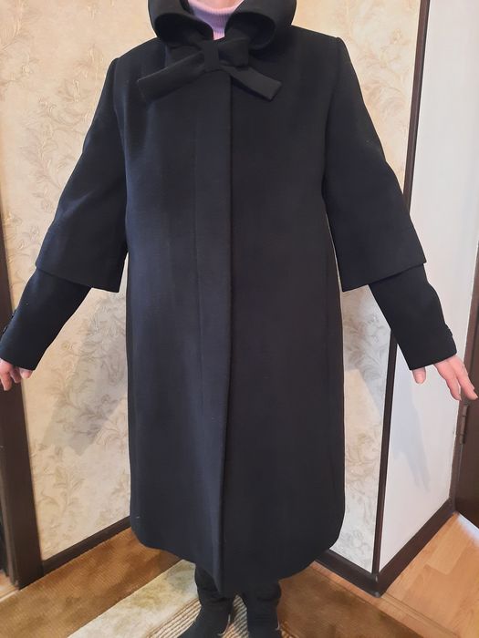 пальто женское черное 54  размер