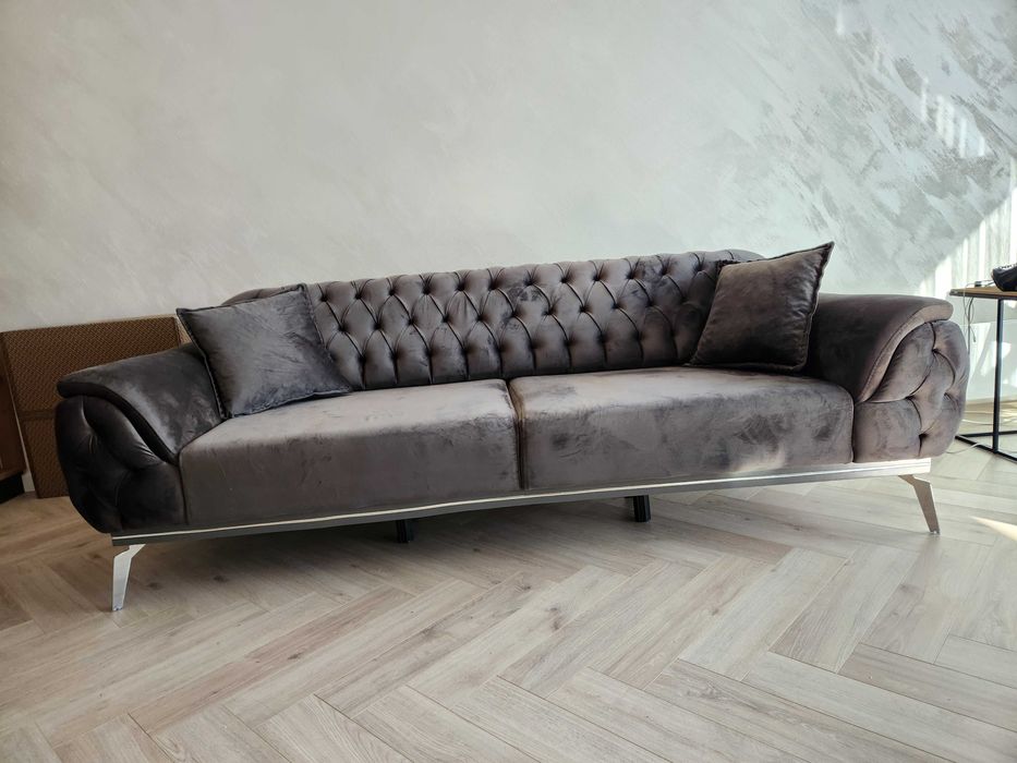 Триместен нов диван