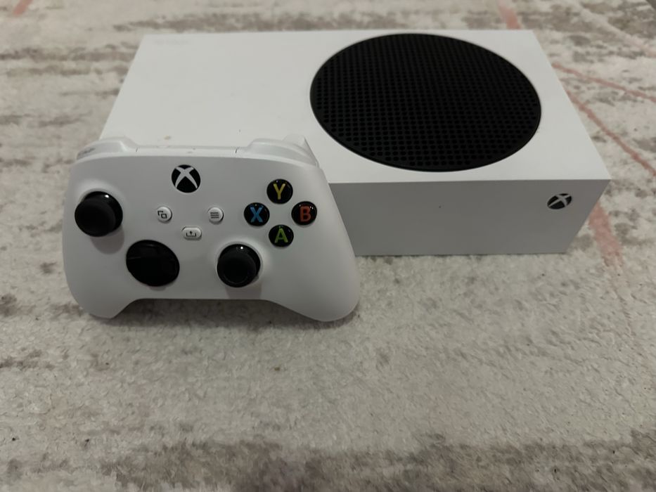 Xbox series S! състояние като ново
