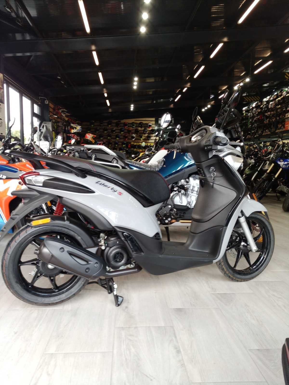 Piaggio Liberty 125 ABS  nou 0km-se conduce cu B-stoc EST BIKE Campina