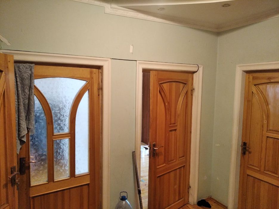 3 xonali xonadon sotiladi