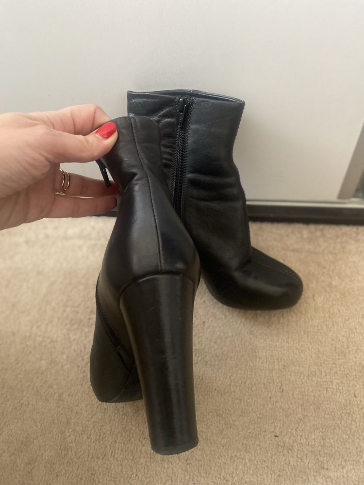 Ghete piele, 38