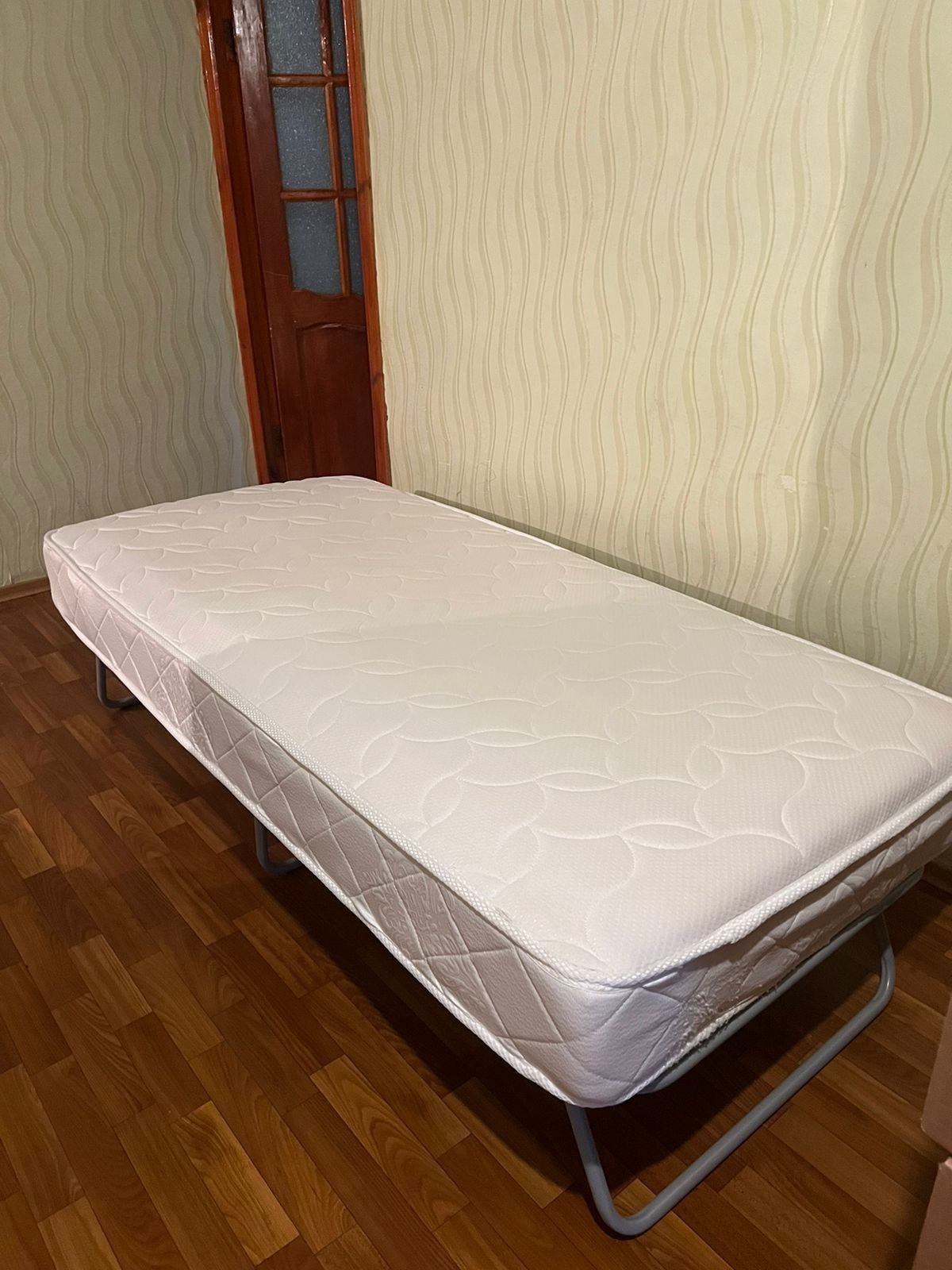 Продаю матрас (почти новый)