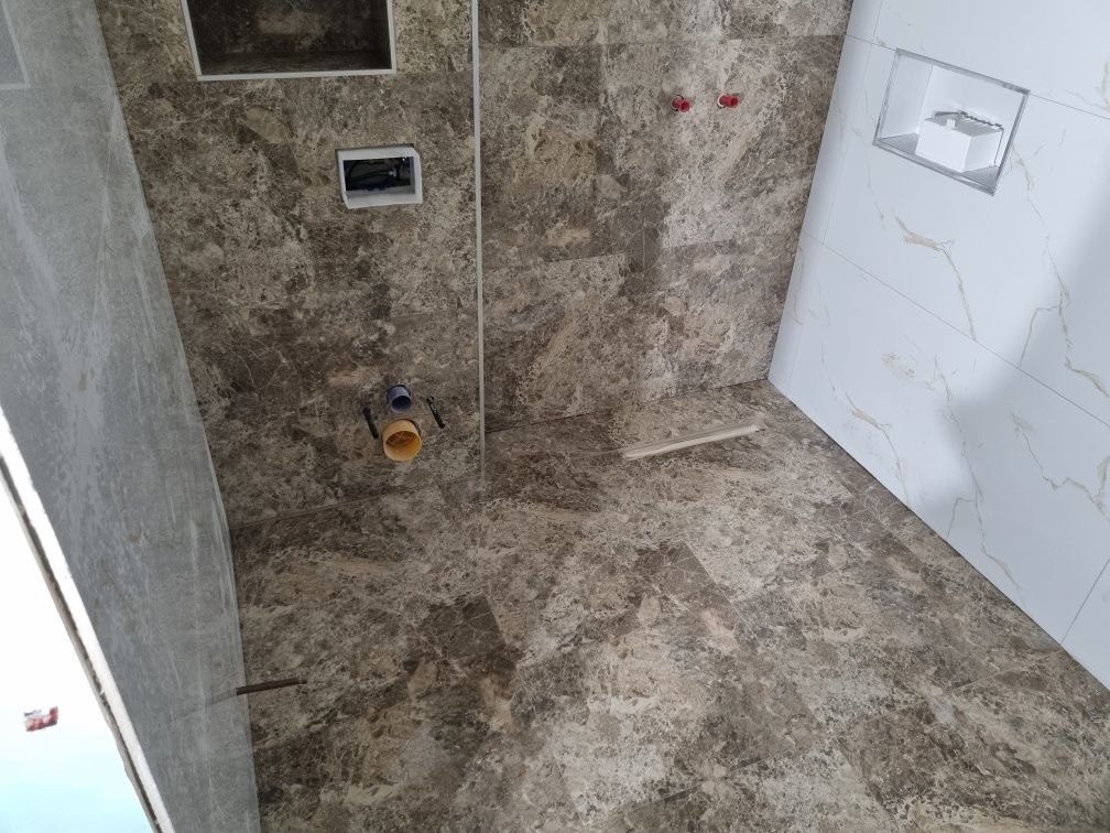 Finisaje interioare și exterioare -Termoizolații fațade.
