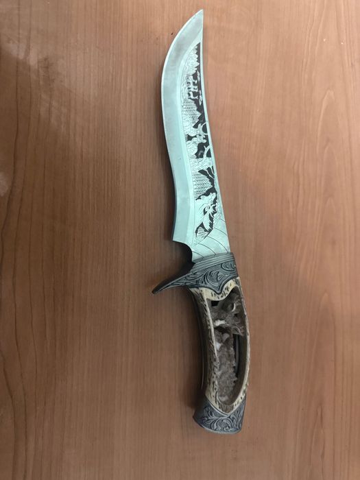 Сувенирен нож от качествена стомана
