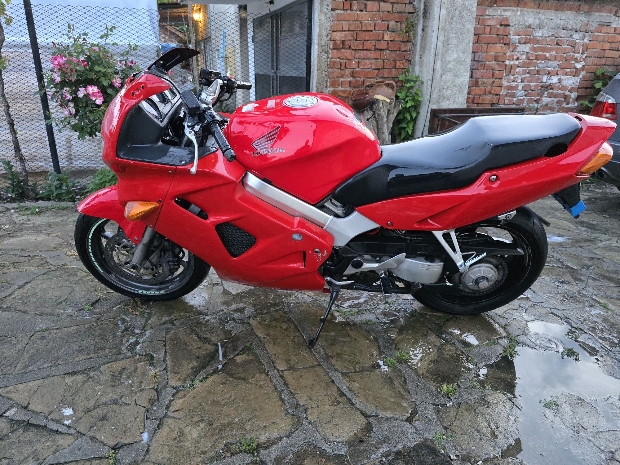 Honda vfr800r 2001