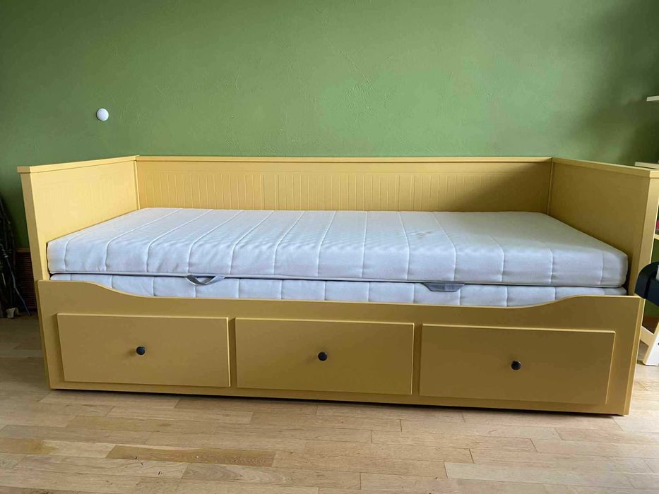 Кушетка Hemnes ikea с 2 бр матраци