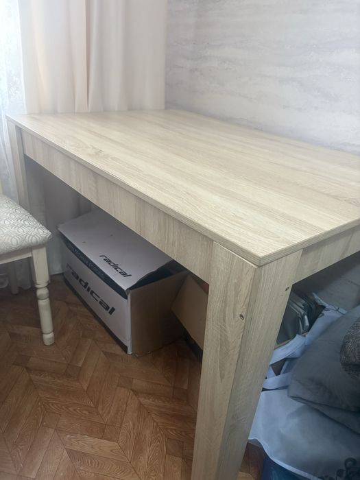 Стол 120x80 в хорошем состоянии материал дсп