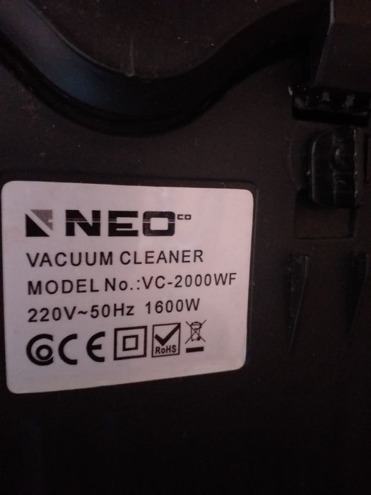 Прахосмукачка с воден филтър NEO VC-2000WF