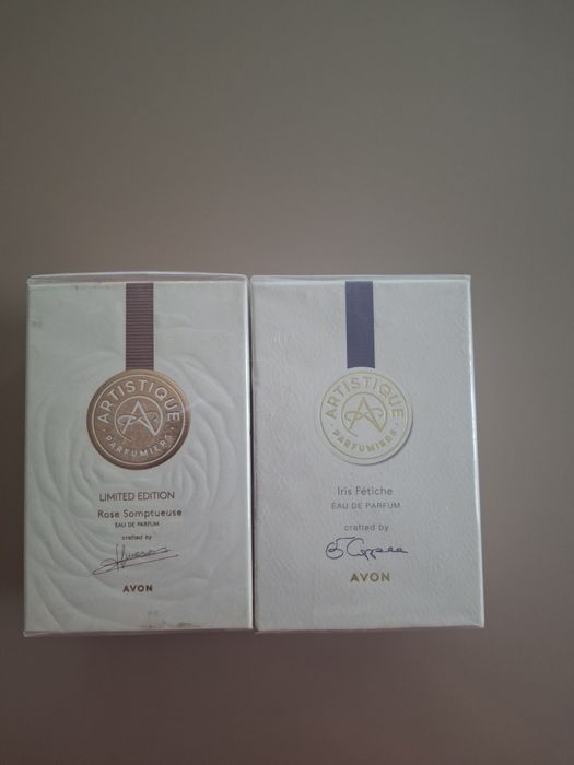 Vând Artistique Avon