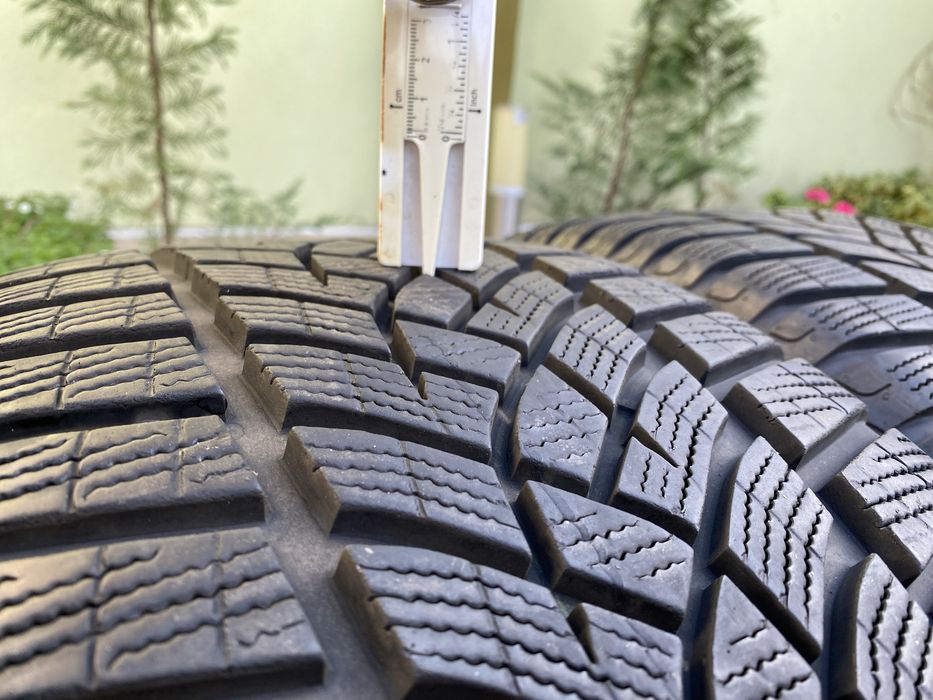 Anvelope iarna 235 45 18 98V XL Goodyear ultragrip performance