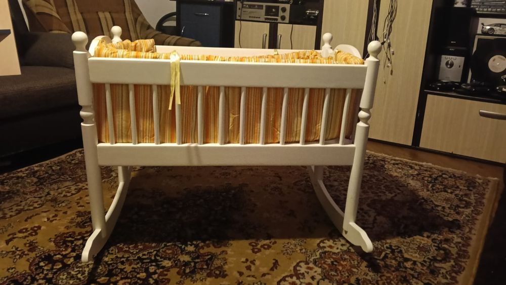 Pat balansoar bebelusi