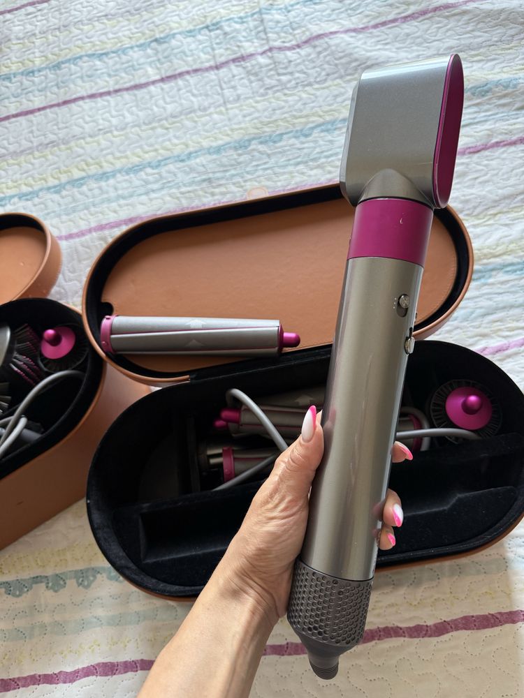 Сешоари Dyson различни модели
