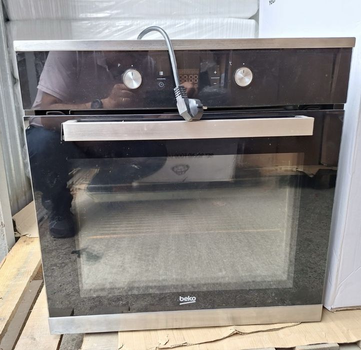 Cuptor incorporabil Beko BIM25300XM