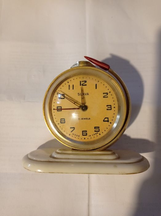 Vând/Schimb obiecte vechi.Preț în funcție de obiectul ales.