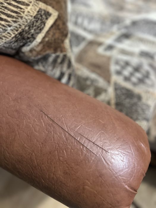 Vand coltar pe colt 270 220 pret 1500 lei negociabil