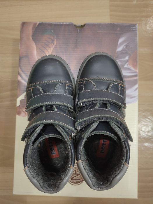 Продам демисезонные ботинки