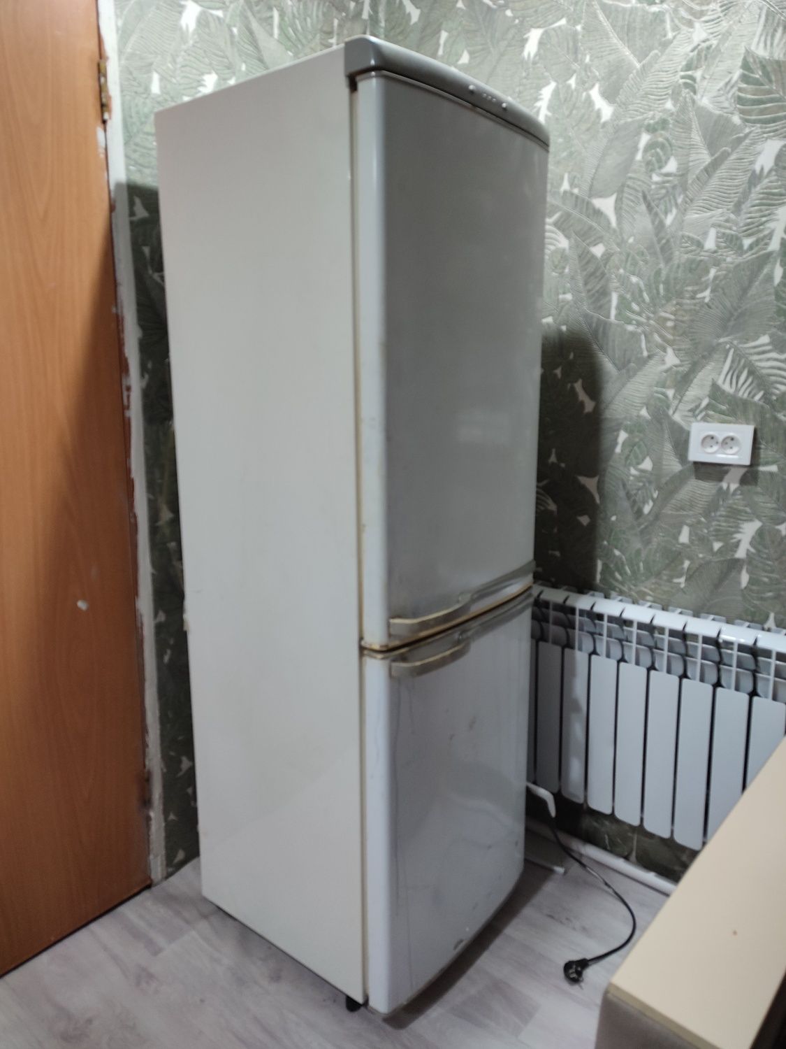 Холодильник Samsung в рабочем состоянии
