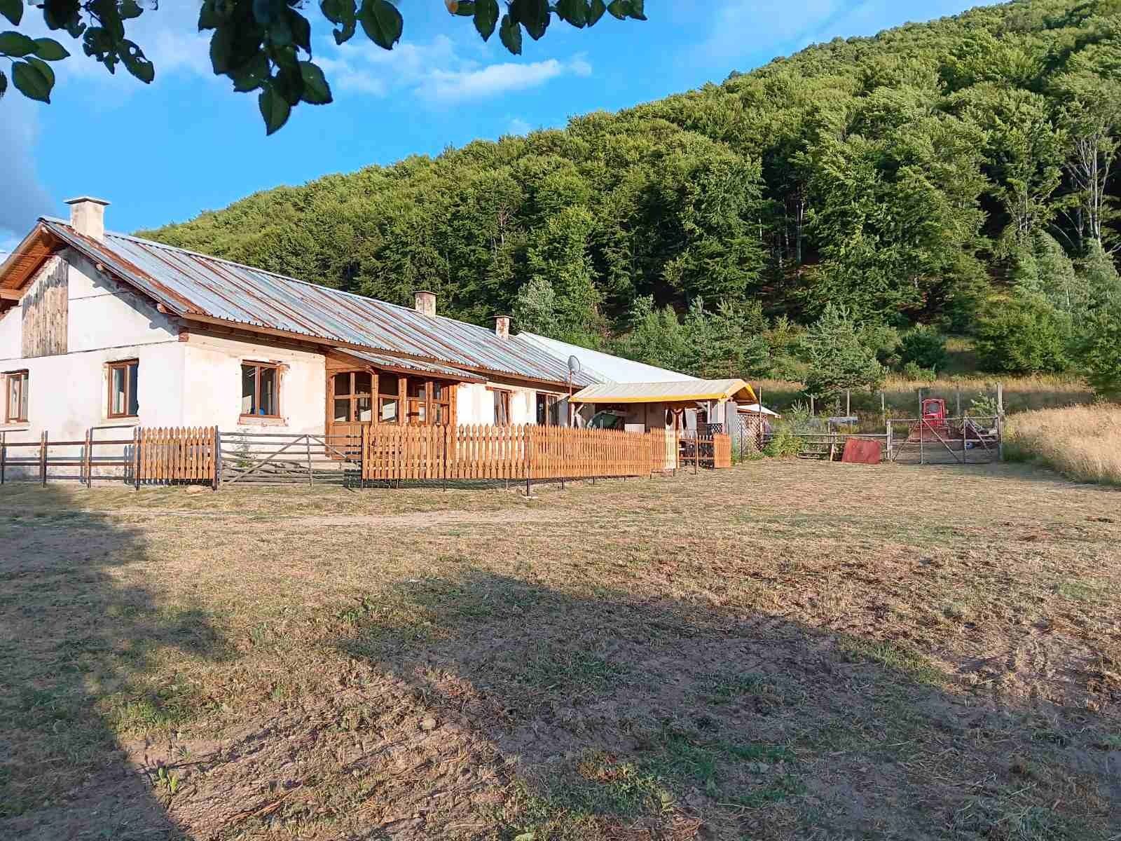 Продава Хижа " Шипочен
