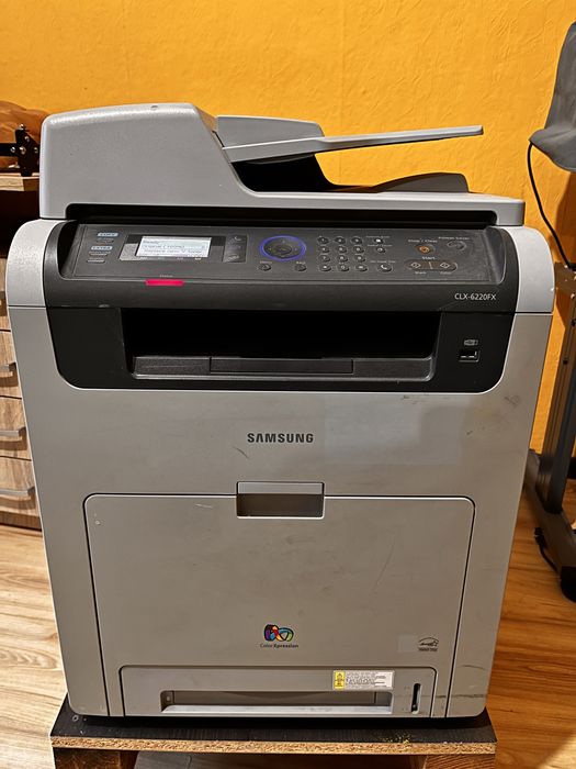 Мултифункционален лазерен цветен принтер Samsung CLX-6220FX