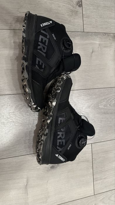Adidas Terrex Boa Mid – ghete copii, mărime 39, stare foarte bună