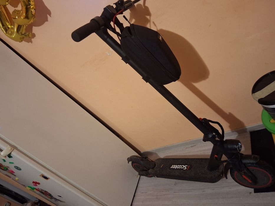 Trotineta electrica i scooter