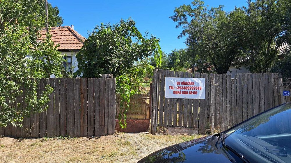Teren + casa batraneasca de vanzare Slobozia Noua