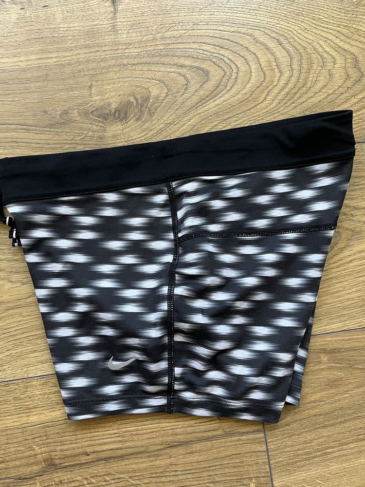 NIKE /Under Armour / Adidas - 400 броя дамски бюстиета   блузи клинове