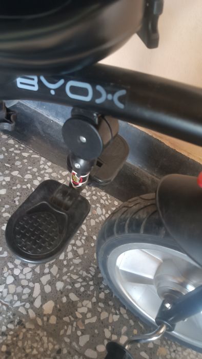 Продавам триколка марка Byox модел SCAR