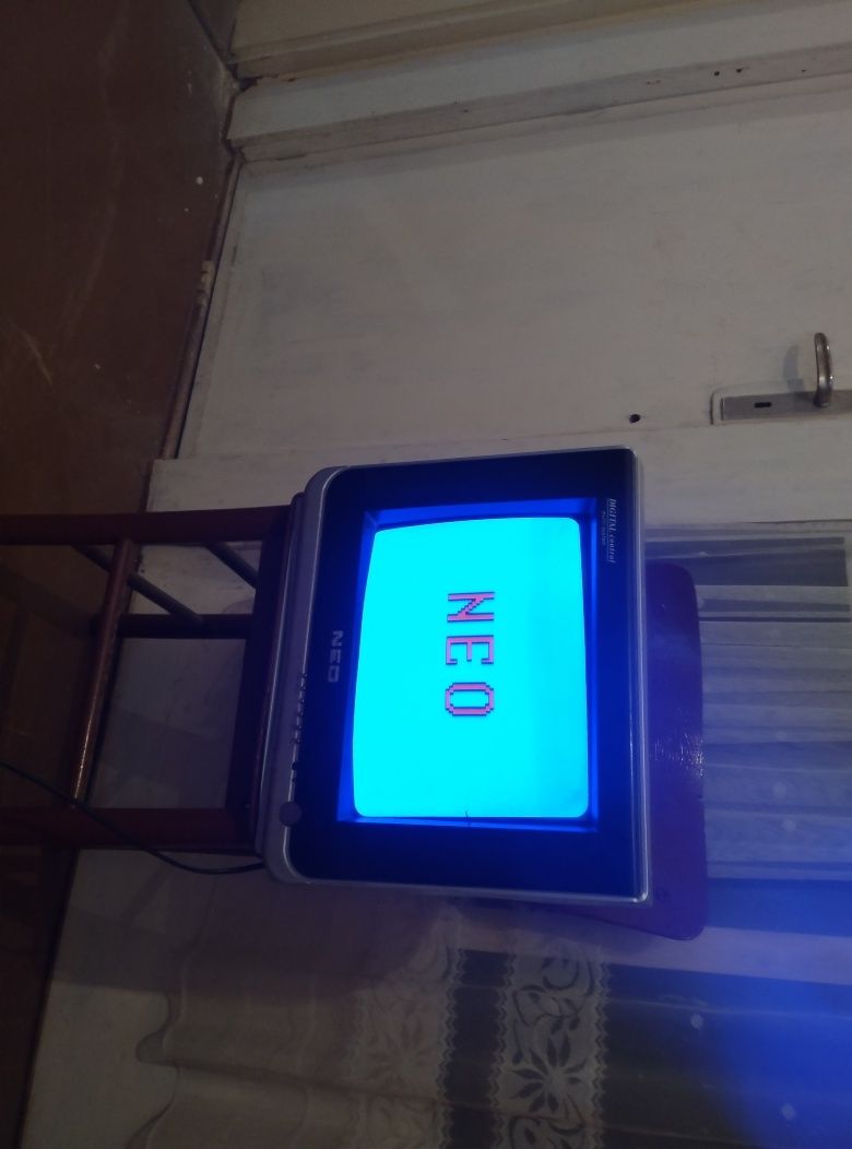 Продавам телевизор нео